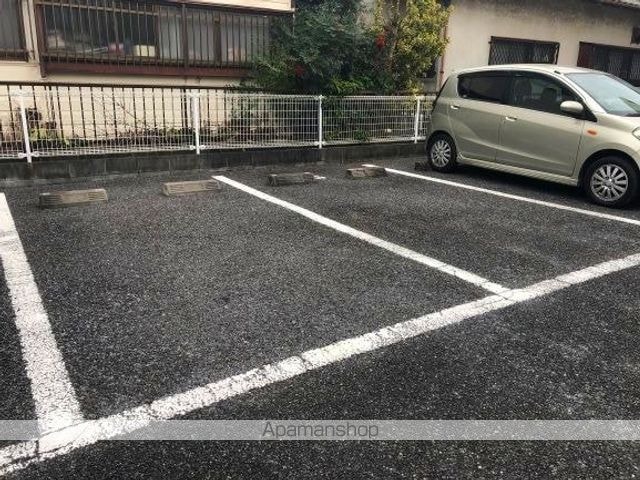 レオパレスシャルマンⅡ[1K/20.28m2]の駐車場