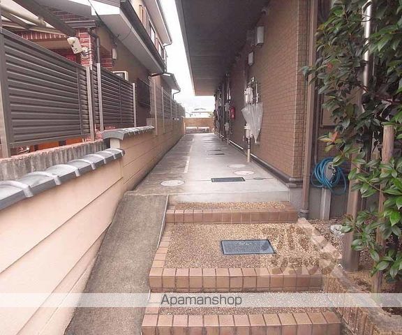 京都市東西線 東野駅 徒歩16分 2階建 築17年の玄関写真