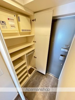 プラウドフラット三軒茶屋Ⅱ[1LDK/41.58m2]の玄関