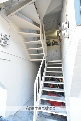 エスコート美園中央の玄関写真