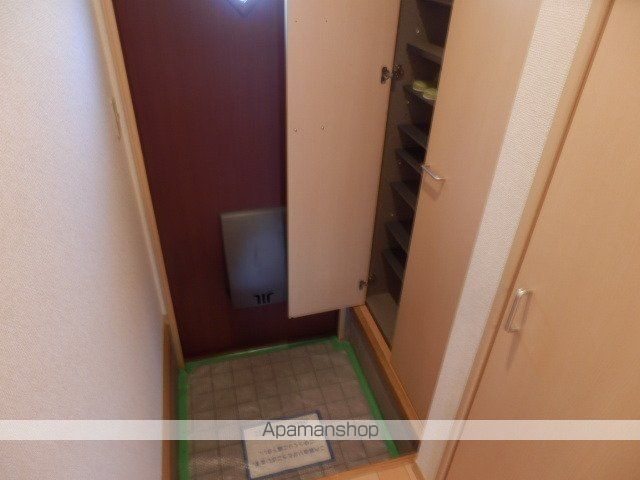 東京都東大和市芋窪３丁目[2LDK/62.38m2]の玄関