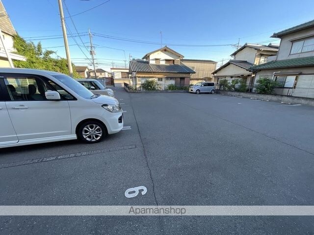 レオネクストＰｒｉｍｒｏｓｅ[1K/28.02m2]の駐車場2