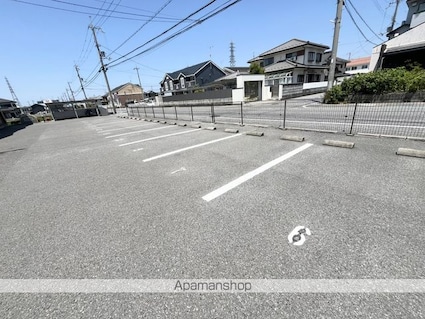 ティアラハイツ常福寺[2LDK/64.8m2]の駐車場2