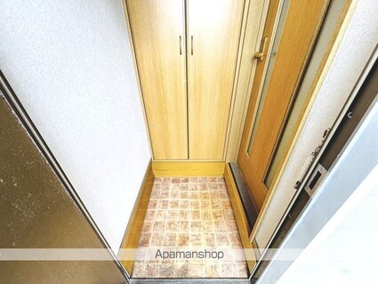 高島ハイツ２号棟[1LDK/34.7m2]の玄関