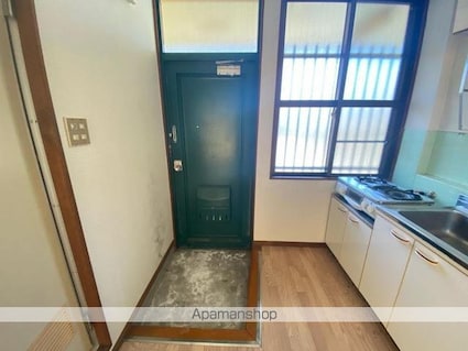 コーポ石清尾[1R/17m2]の玄関