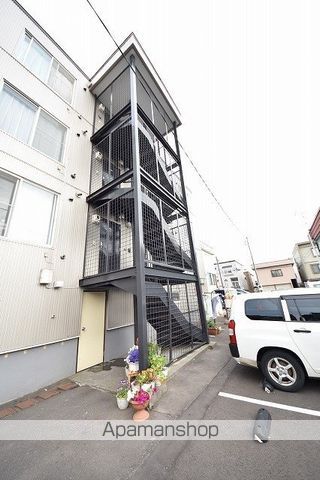 クリスタルハイツ栄町の玄関写真