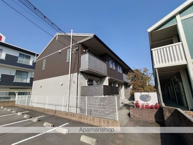 リーフ マルーンの外観写真