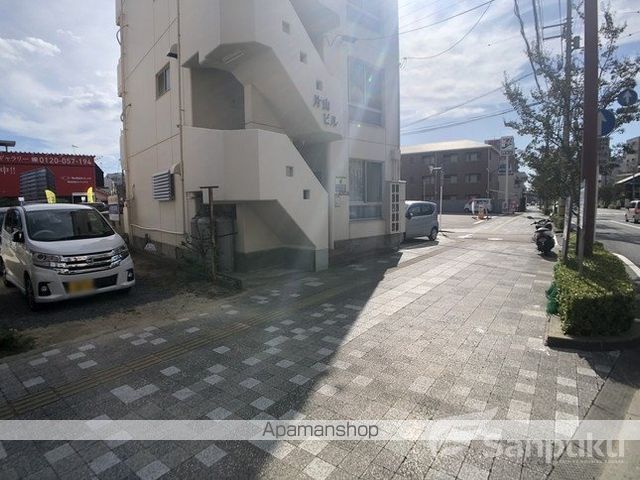 片山ビルの玄関写真