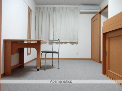 レオパレスクローバーベル[1K/26.08m2]のリビング・居間3