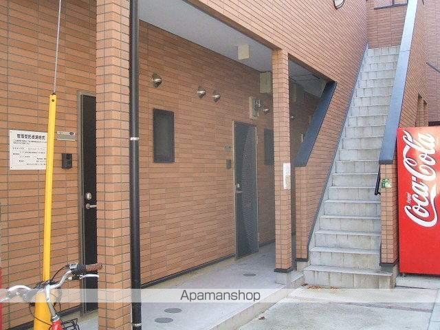 APARTMENT N FIRSTの玄関写真