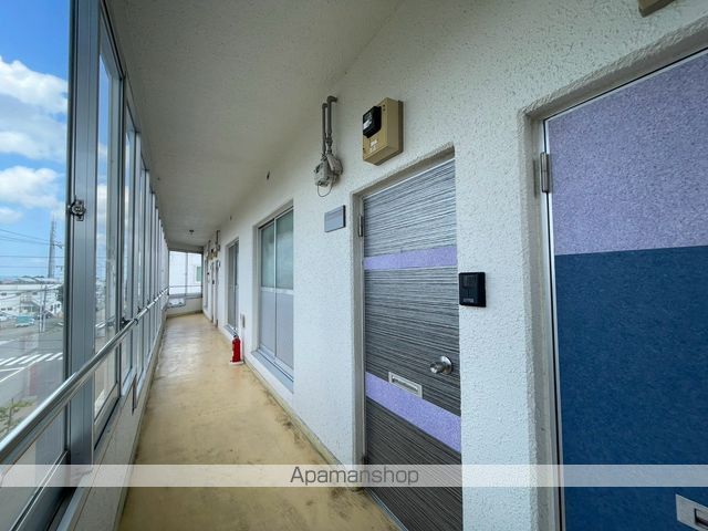 ウエストハイツの玄関写真