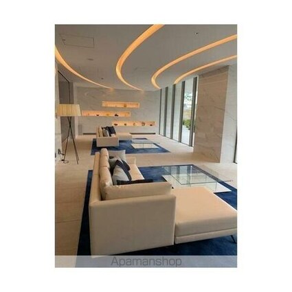 ＨＡＲＵＭＩＦＬＡＧ　ＳＵＮ　ＶＩＬＬＡＧＥ　Ａ棟[3LDK/106.54m2]のエントランス1