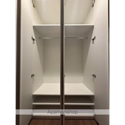 東京都港区麻布台１丁目[4LDK/117.12m2]の収納