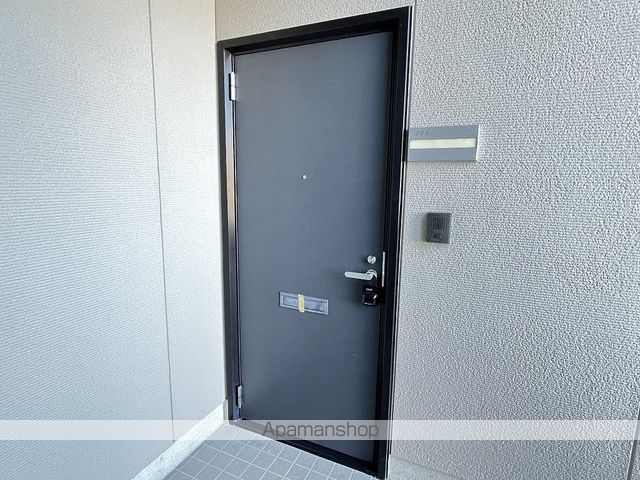 フォーレス若宮の玄関写真
