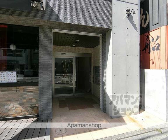 グランドーリア西院の玄関写真