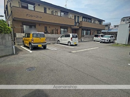 ナンシーコート[1R/37.78m2]の駐車場