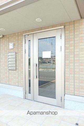 グランドソレイユの玄関写真