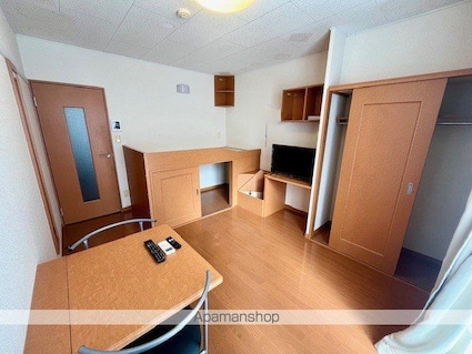 レオパレス隼[1K/21.81m2]のリビング・居間1