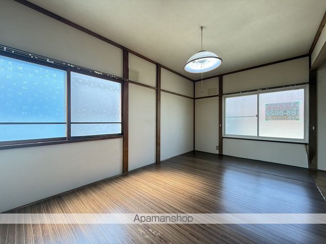 川原町4番1棟2戸の内装写真