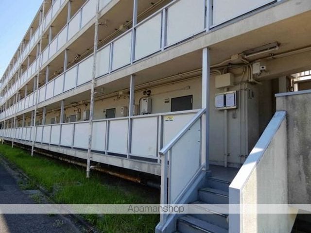 ビレッジハウス河内2号棟の玄関写真