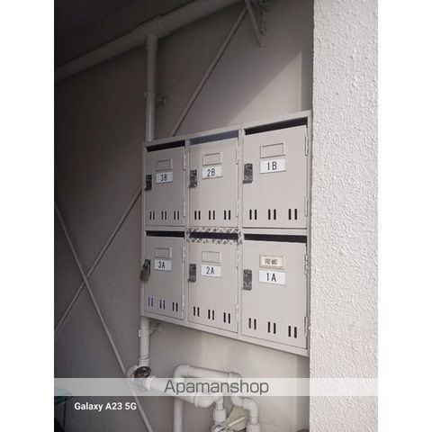 華陽ビルの玄関写真