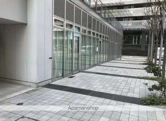 東雲キャナルコートCODAN18号棟の玄関写真