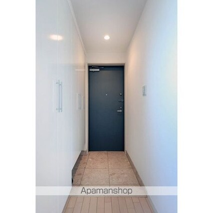 コンフォリア西早稲田[1DK/37.61m2]の玄関