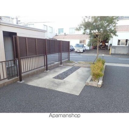 ヴェルドミール葉池[2LDK/61.6m2]の駐車場1