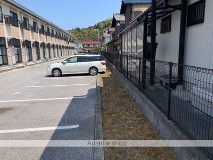 レオパレスアビデ松原町[1K/20.28m2]の駐車場