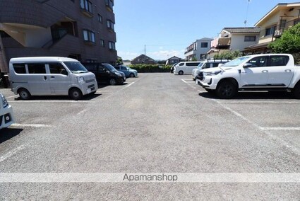 アクシス緑ヶ丘　[3DK/57.2m2]の駐車場2