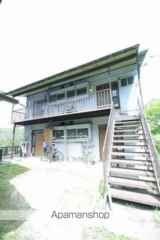 波多間アパートの外観写真