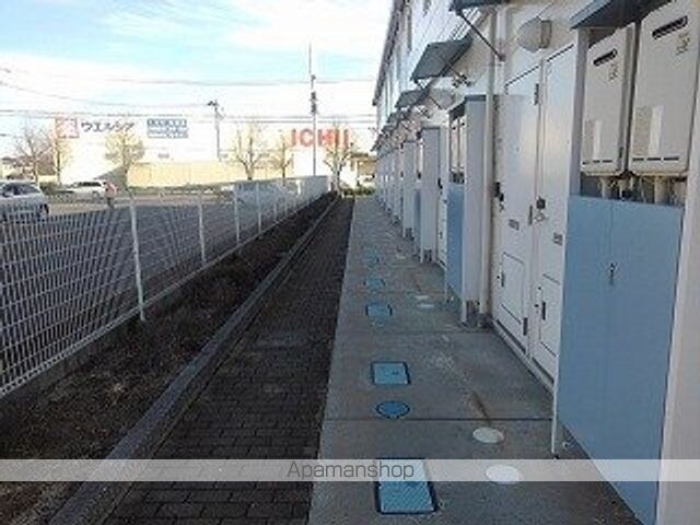 レオパレスピアラⅡ[1K/26.08m2]のエントランス