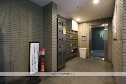 東京都渋谷区千駄ヶ谷３丁目[1R/18.48m2]のエントランス