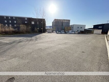 レオパレスＰｉｎｅＢｅａｃｈ[1K/23.18m2]の駐車場