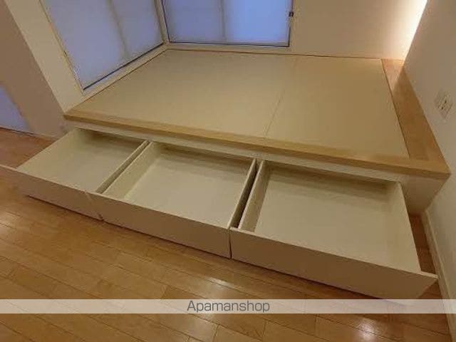 松山市 2階建 築21年の内装写真