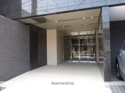 滋賀県大津市京町２丁目[1R/26.7m2]のエントランス1