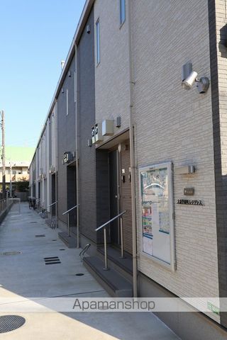 ヴィアロ大泉学園町レジデンスの玄関写真