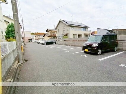 シティハイツ真野[3DK/48m2]の駐車場2