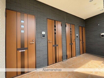 インフィニティ[1LDK/44.18m2]のエントランス1