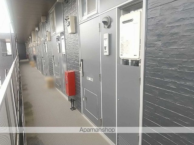 レオパレスアルシオネの玄関写真
