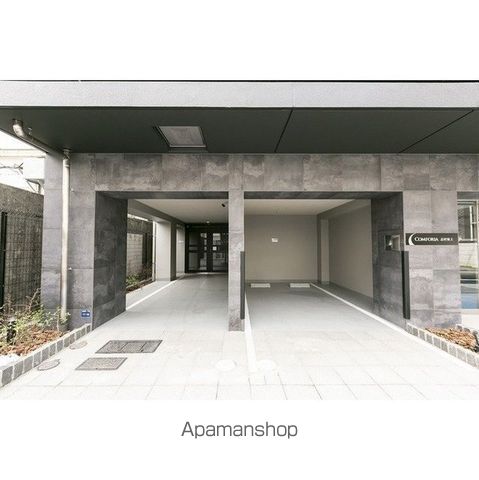 コンフォリア志村坂上の玄関写真