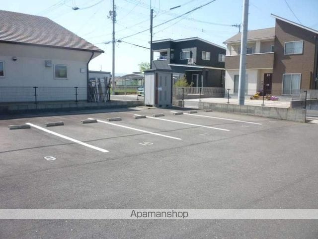 レオパレストランタンの外観写真