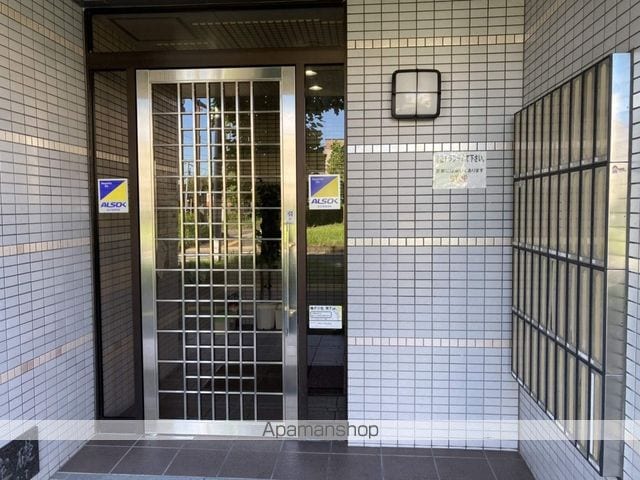 オオケイビルの玄関写真