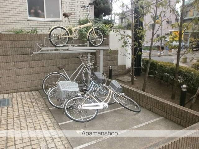 プライムアーバン南烏山[1K/25.11m2]の駐車場