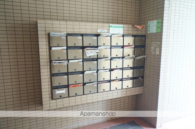 エンクレスト平尾の玄関写真