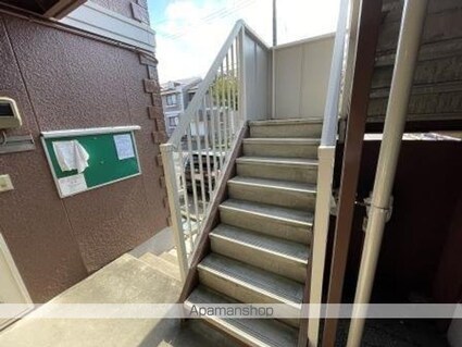 近江ロイヤルハイツ　Ａ[1LDK/45.21m2]のエントランス3