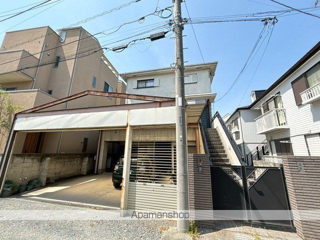 中山宅貸家の玄関写真