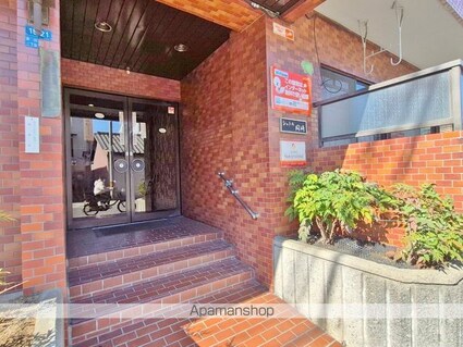 シャトル岡崎[2LDK/50m2]のエントランス