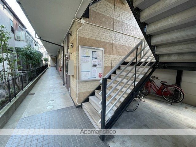 レオパレスプラテリーアIの玄関写真