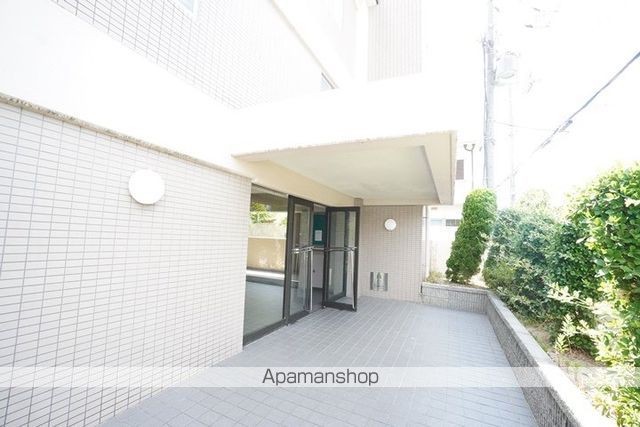 ベルメゾン茨木の玄関写真
